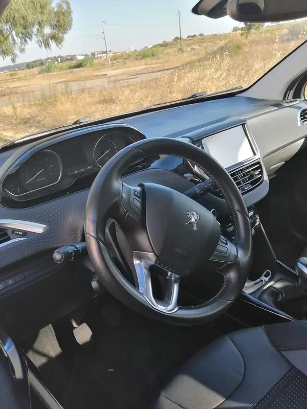 Peugeot 2008 2015 — foto 3 de 10