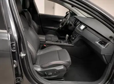 Peugeot 508 2017 - 12900 EUR, 187922 km - AUTO.MOTO.pt - 187922km - foto 9 de 11