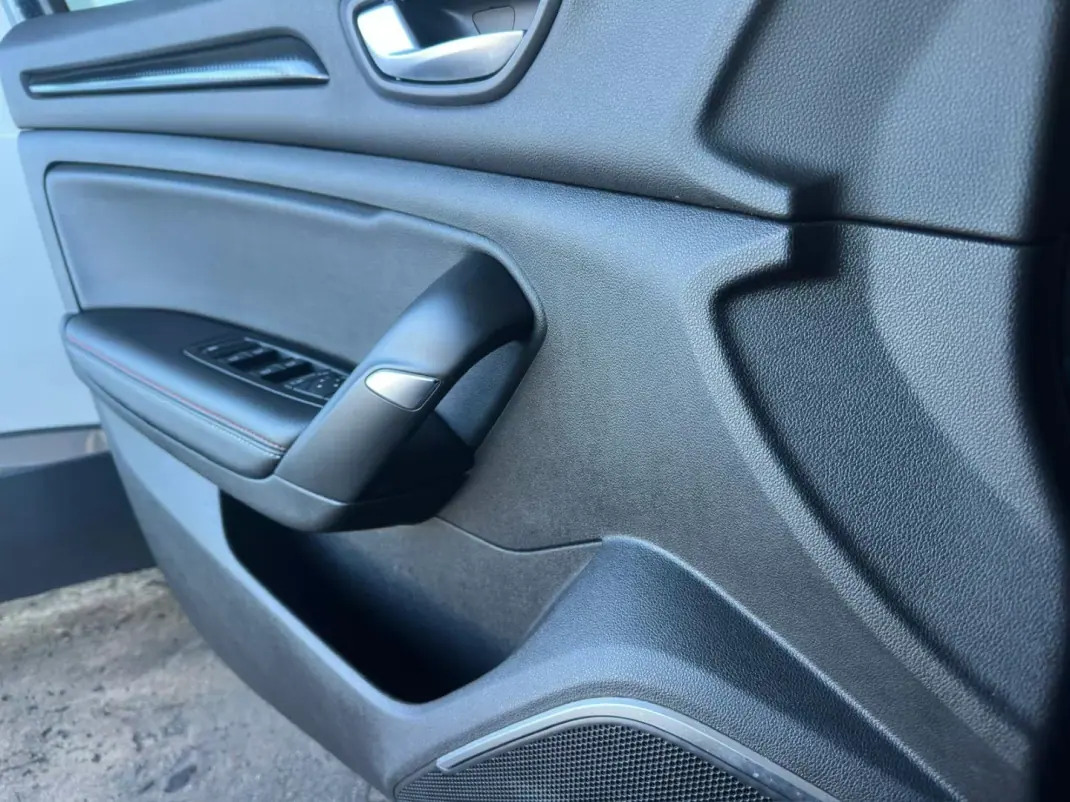 Renault Mégane 2021 - 19900 EUR, 72500 km - AUTO.MOTO.pt - 72500km - foto 21 de 25