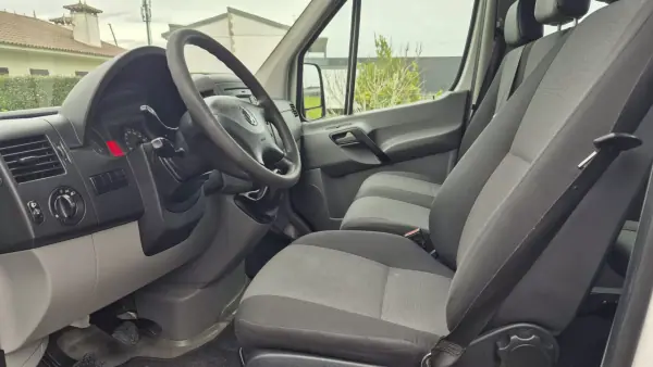 VW Crafter 35 2.0 TDi 136 CT Longa BlueMotion 2015 - 19900 EUR, 193603 km - AUTO.MOTO.pt - 193603km - foto 2 de 18