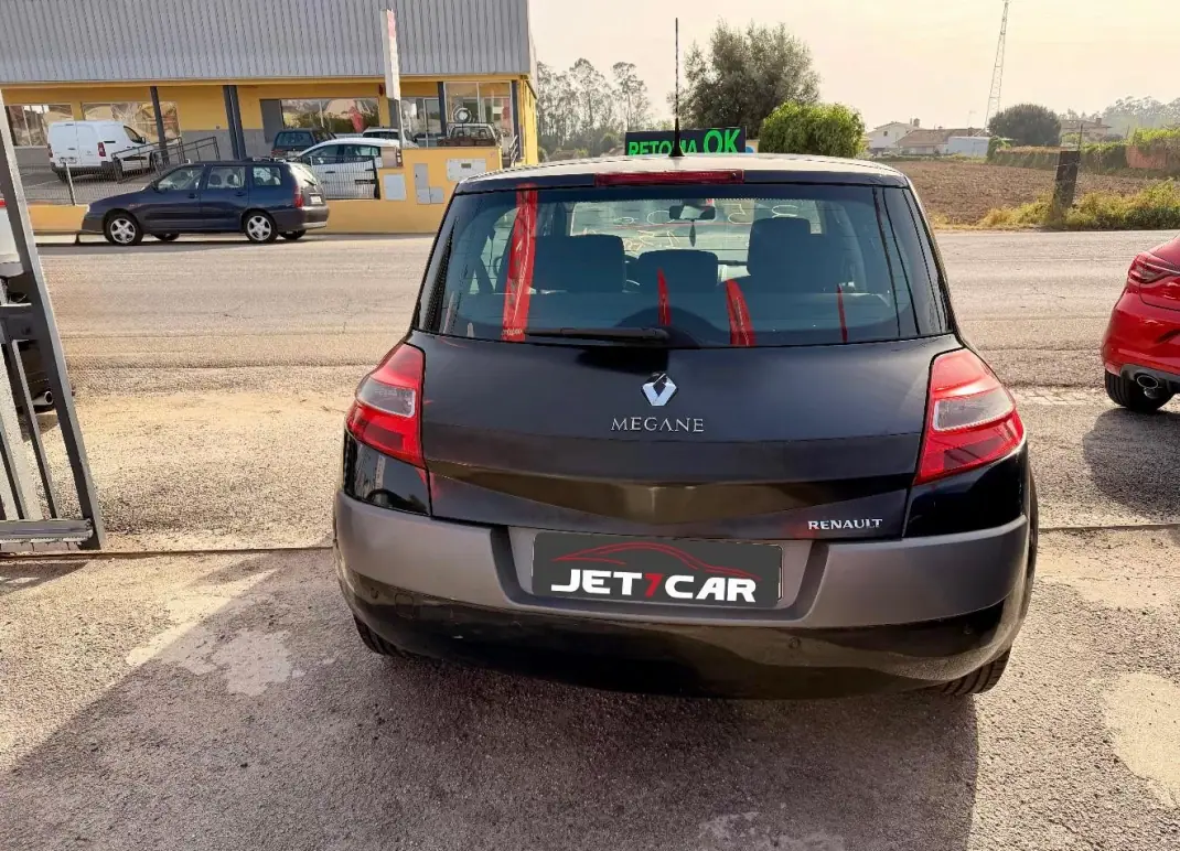 Renault Mégane 2006 - 3500 EUR, 282554 km - AUTO.MOTO.pt - 282554km - foto 3 de 6