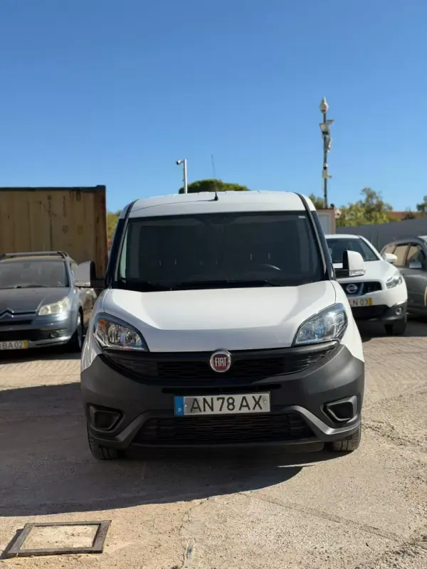 Fiat Doblo 2021 - 13900 EUR, 113894 km - AUTO.MOTO.pt - 113894km - foto 2 de 7