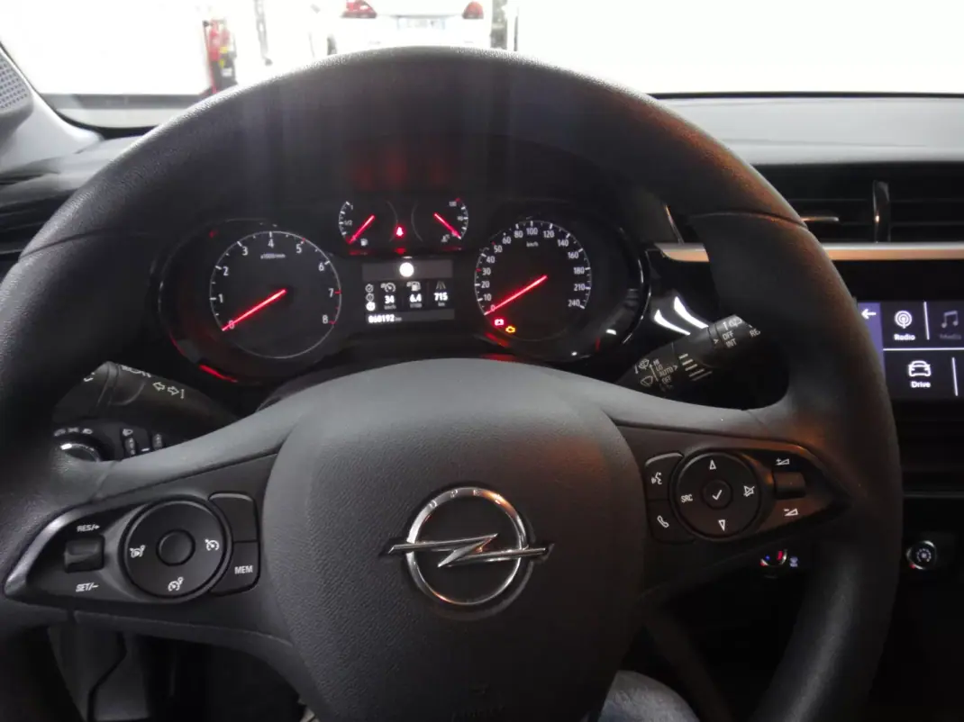 Opel Corsa 2020 - 11300 EUR, 60000 km - AUTO.MOTO.pt - 60000km - foto 24 de 25