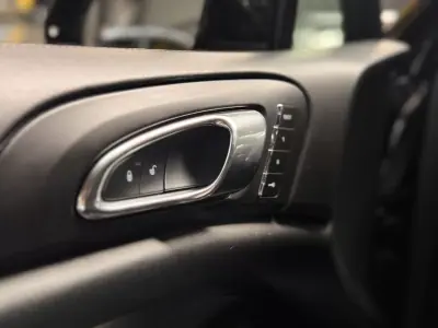 Porsche Cayenne 2017 - 42990 EUR, 155600 km - AUTO.MOTO.pt - 155600km - foto 15 de 31