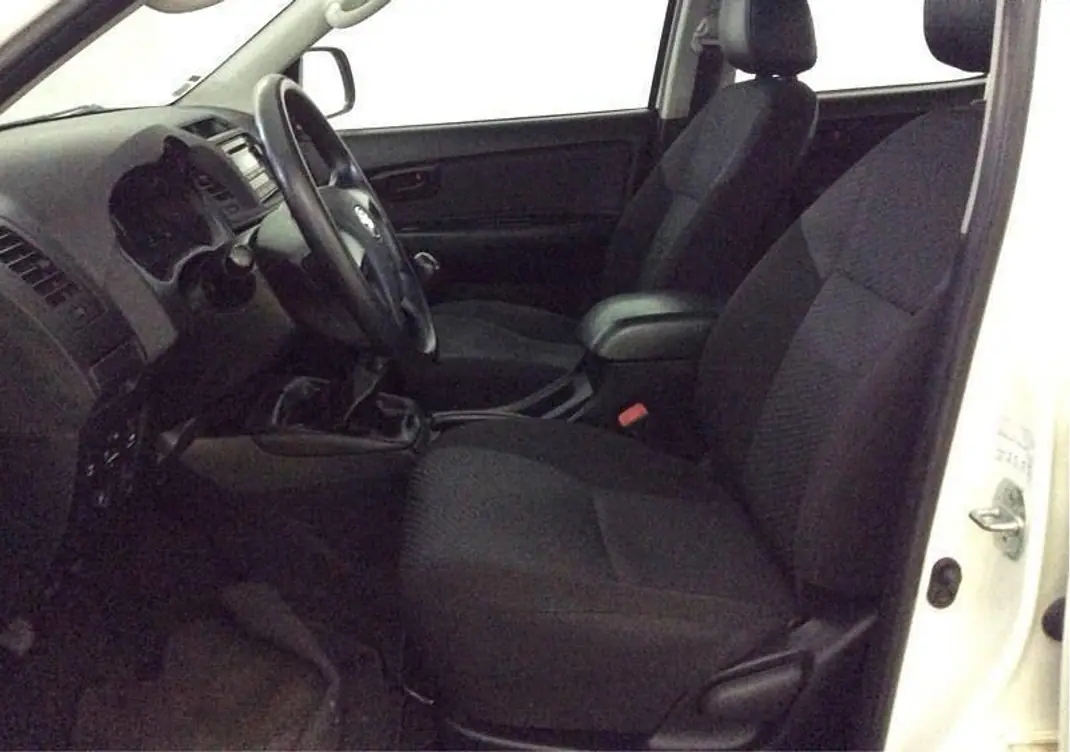 Toyota Hilux 2014 - 7000 EUR, 90000 km - 90000km - foto 4 de 7
