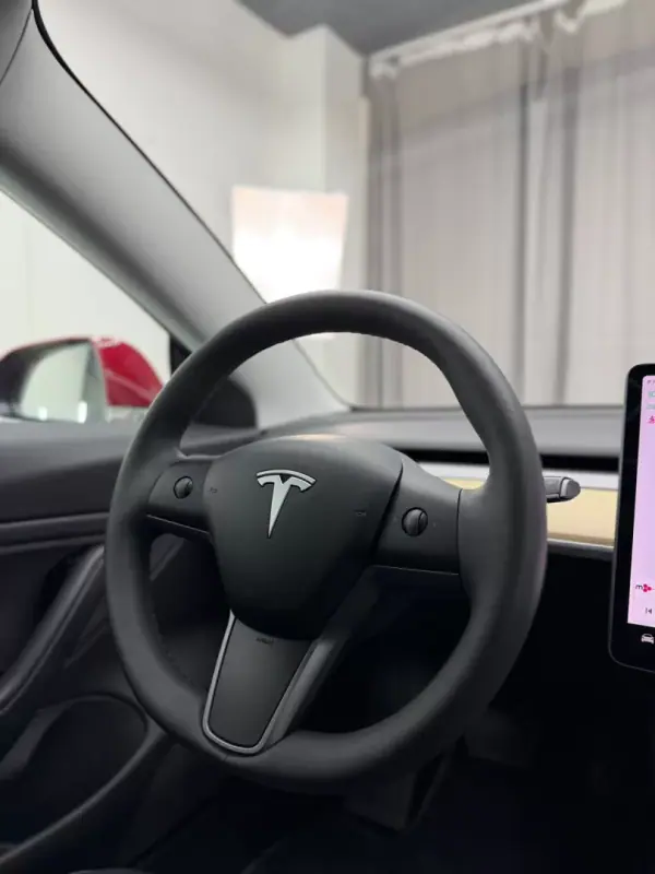 Tesla Model 3 2019 - 19250 EUR, 158000 km - AUTO.MOTO.pt - 158000km - foto 19 de 23