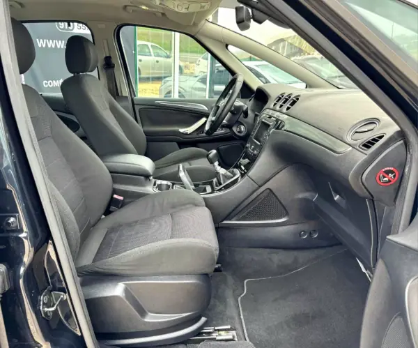 Ford S-Max 2012 - 9750 EUR, 246285 km - AUTO.MOTO.pt - 246285km - foto 13 de 17