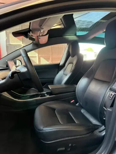 Tesla Model 3 2019 - 20900 EUR, 164000 km - 164000km - foto 10 de 11
