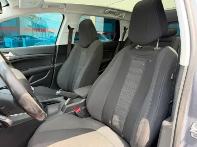 Peugeot 308 SW 2015 - 9900 EUR, 279000 km - AUTO.MOTO.pt - 279000km - foto 14 de 16