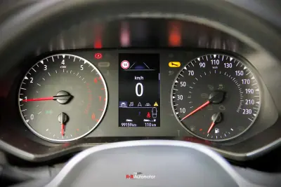 Renault Clio 2020 - 13700 EUR, 97000 km - AUTO.MOTO.pt - 97000km - foto 18 de 37