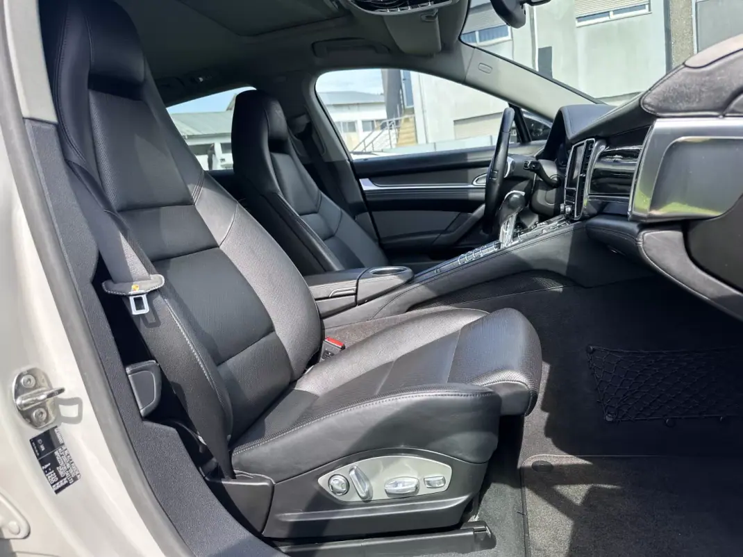 Porsche Panamera 2015 - 35000 EUR, 159000 km - AUTO.MOTO.pt - 159000km - foto 65 de 67