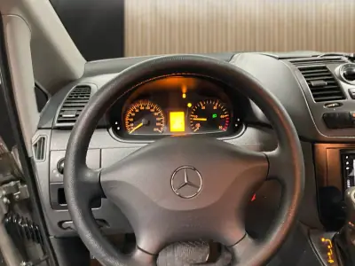 Mercedes-Benz Vito 2011 - 16950 EUR, 196000 km - AUTO.MOTO.pt - 196000km - foto 9 de 20