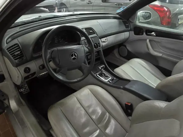 Mercedes-Benz CLK 200 1998 - 6000 EUR, 217984 km - AUTO.MOTO.pt - 217984km - foto 10 de 18