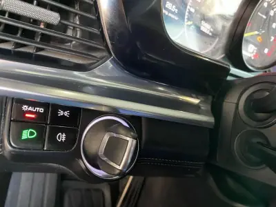 Porsche Panamera 2018 - 60500 EUR, 104962 km - AUTO.MOTO.pt - 104962km - foto 17 de 58