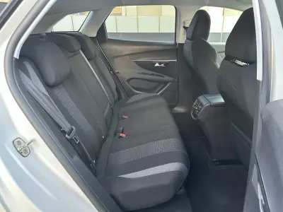 Peugeot 3008 2019 - 13900 EUR, 190000 km - AUTO.MOTO.pt - 190000km - foto 55 de 59