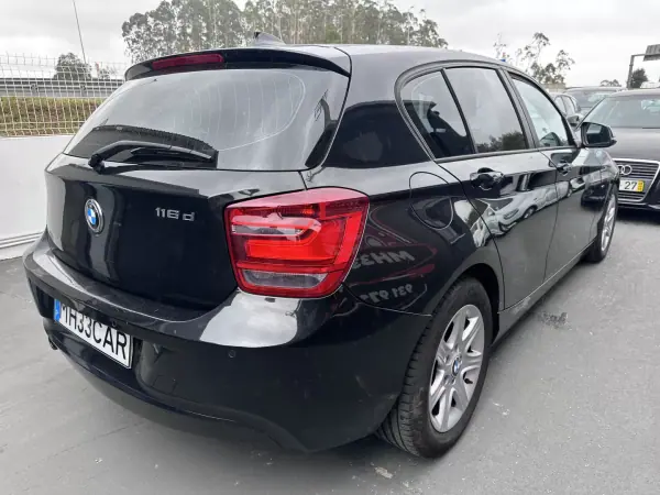 BMW 116 2013 - 10900 EUR, 220000 km - AUTO.MOTO.pt - 220000km - foto 8 de 31