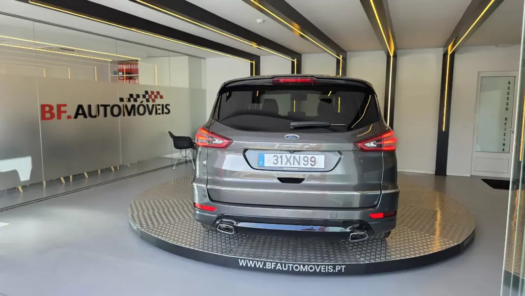 Ford S-Max 2017 - 22500 EUR, 160120 km - AUTO.MOTO.pt - 160120km - foto 15 de 67