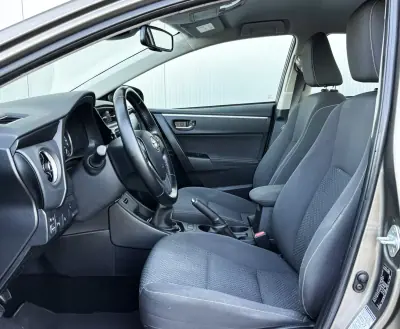 Toyota Corolla 2017 - 17200 EUR, 85000 km - AUTO.MOTO.pt - 85000km - foto 9 de 36