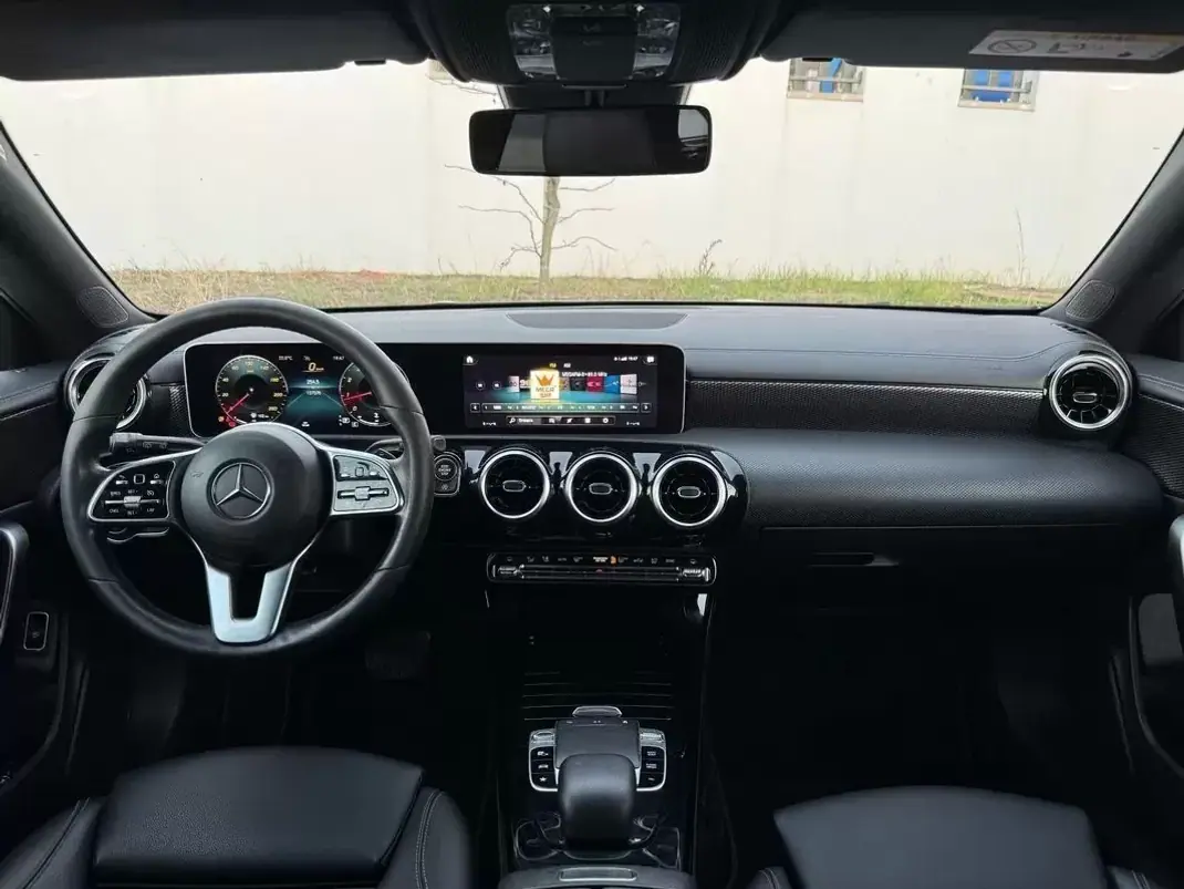 Mercedes-Benz CLA 200 2021 - 22950 EUR, 120000 km - 120000km - foto 16 de 31