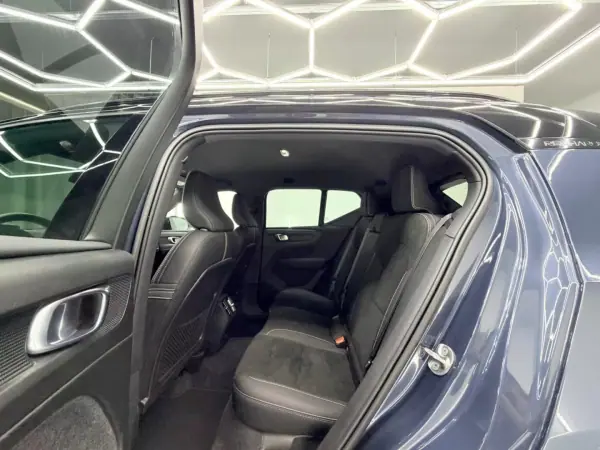 Volvo XC 40 2021 - 25000 EUR, 159000 km - AUTO.MOTO.pt - 159000km - foto 9 de 21