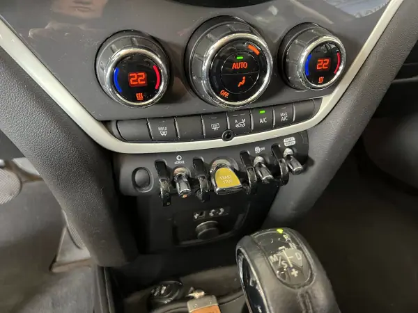 MINI Countryman 2018 - 17800 EUR, 135541 km - AUTO.MOTO.pt - 135541km - foto 13 de 23