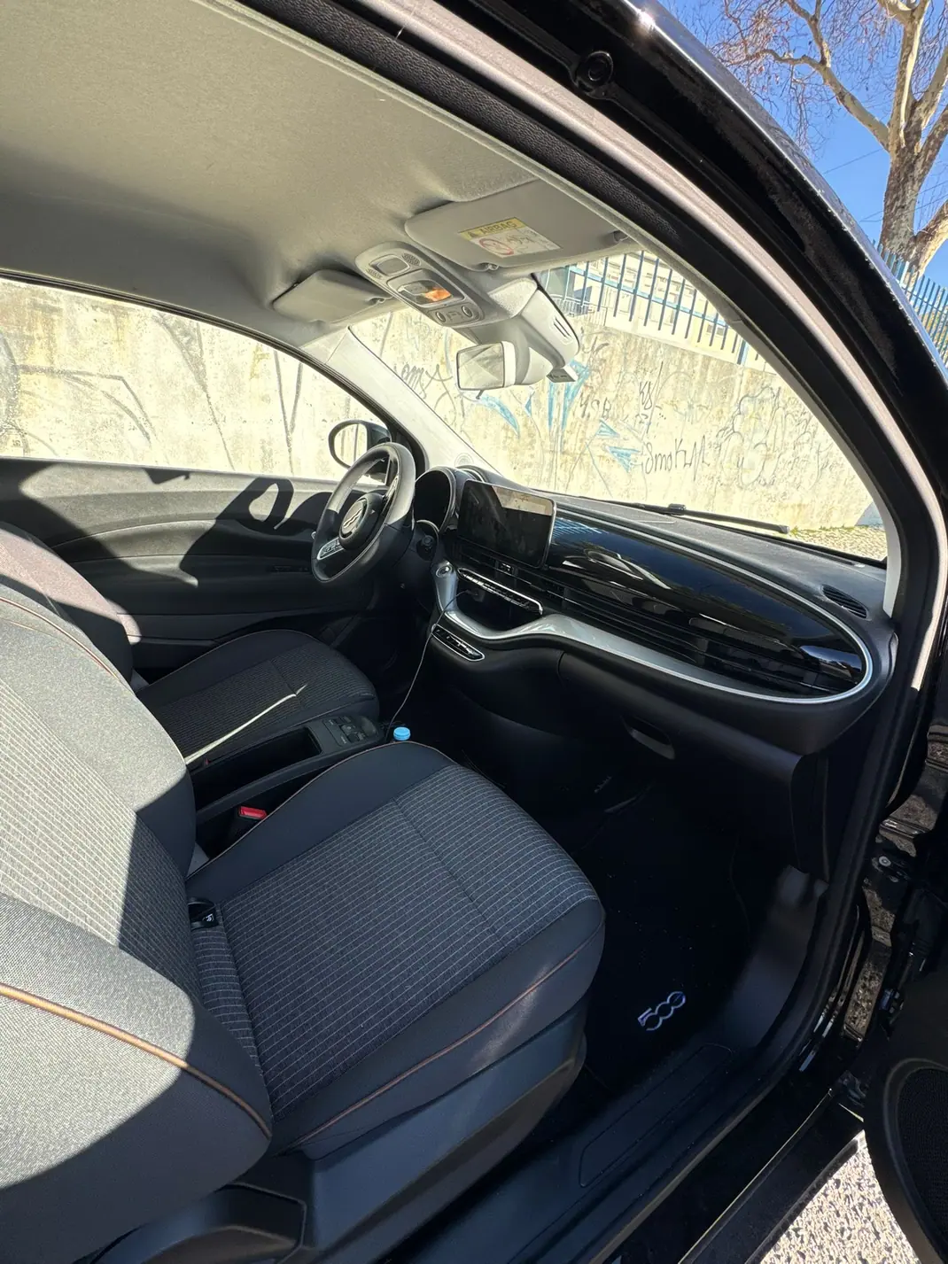 Fiat 500e 2023 - 12999 EUR, 18509 km - AUTO.MOTO.pt - 18509km - foto 3 de 5