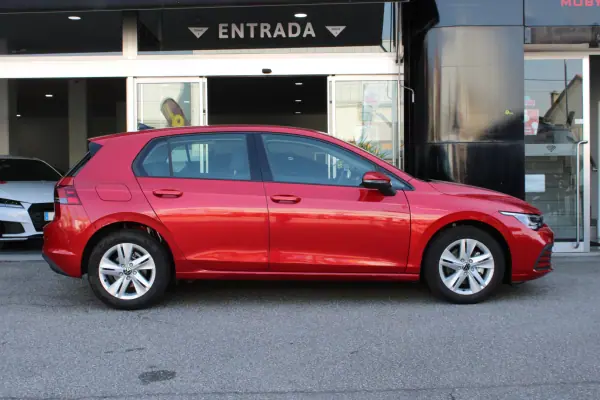 Volkswagen Golf 2021 - 16900 EUR, 4480 km - AUTO.MOTO.pt - 4480km - foto 23 de 25