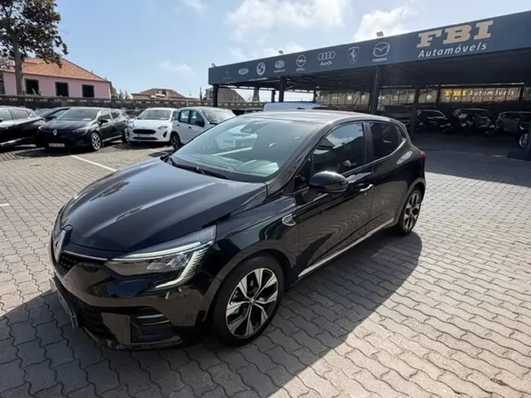Renault Clio 2021 - 14500 EUR, 89555 km - AUTO.MOTO.pt - 89555km - foto 1 de 11