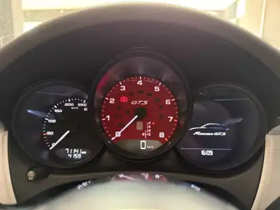Porsche Macan 2016 - 65000 EUR, 68887 km - AUTO.MOTO.pt - 68887km - foto 14 de 20
