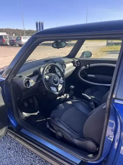 MINI Cooper 2009 - 8750 EUR, 117850 km - AUTO.MOTO.pt - 117850km - foto 6 de 8