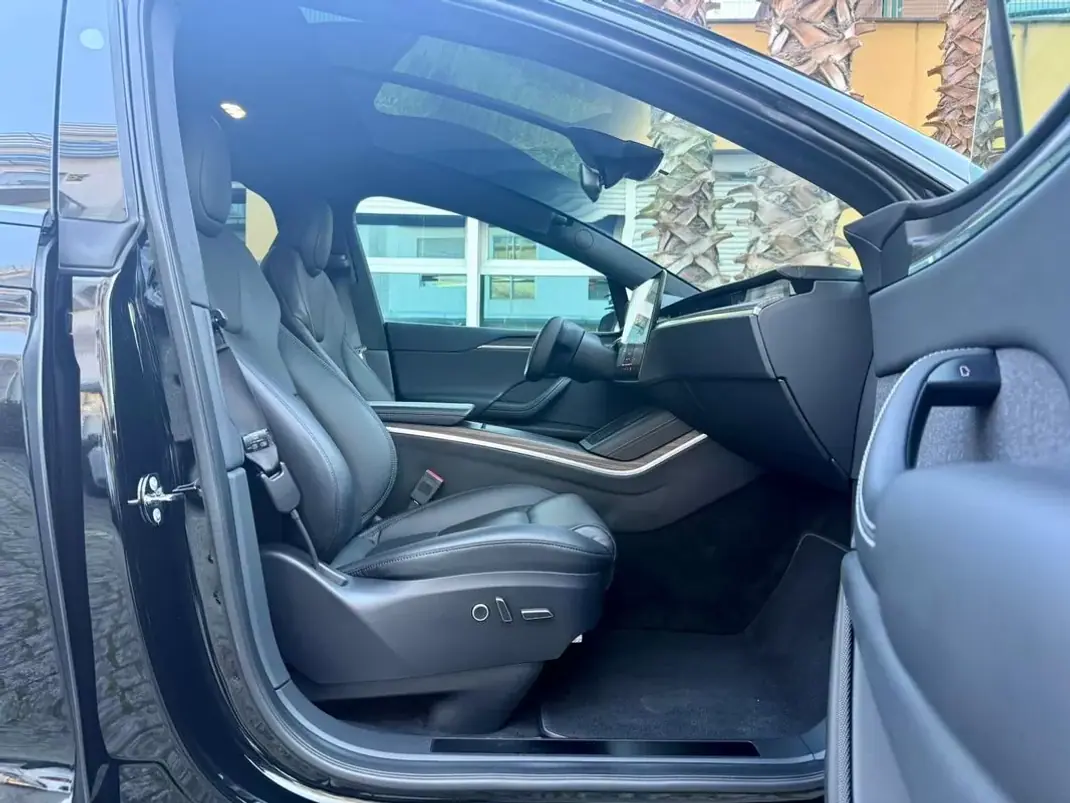 Tesla Model X 2023 - 81890 EUR, 49000 km - AUTO.MOTO.pt - 49000km - foto 6 de 47