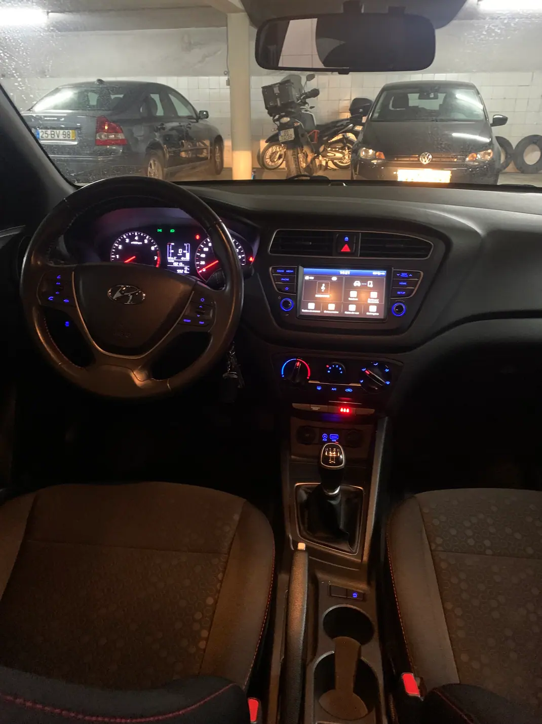 Hyundai i20 2018 - 10550 EUR, 99 km - AUTO.MOTO.pt - 99km - foto 8 de 15