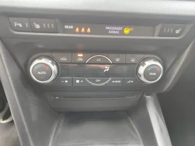 Mazda 3 2016 - 12490 EUR, 87000 km - AUTO.MOTO.pt - 87000km - foto 18 de 22