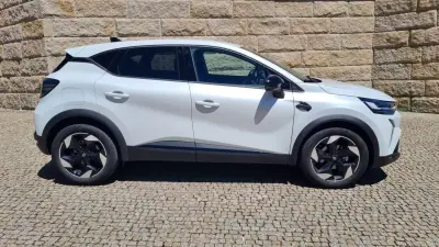 Renault Captur 2025 - 24000 EUR, 10335 km - AUTO.MOTO.pt - 10335km - foto 9 de 36