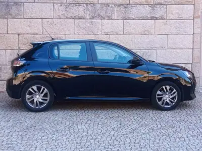 Peugeot 208 2021 - 10790 EUR, 90000 km - AUTO.MOTO.pt - 90000km - foto 3 de 15