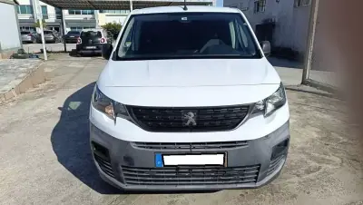 Peugeot Partner 1.5 hdi Iva dedutível 2020 - 9999 EUR, 110000 km - AUTO.MOTO.pt - 110000km - foto 2 de 9