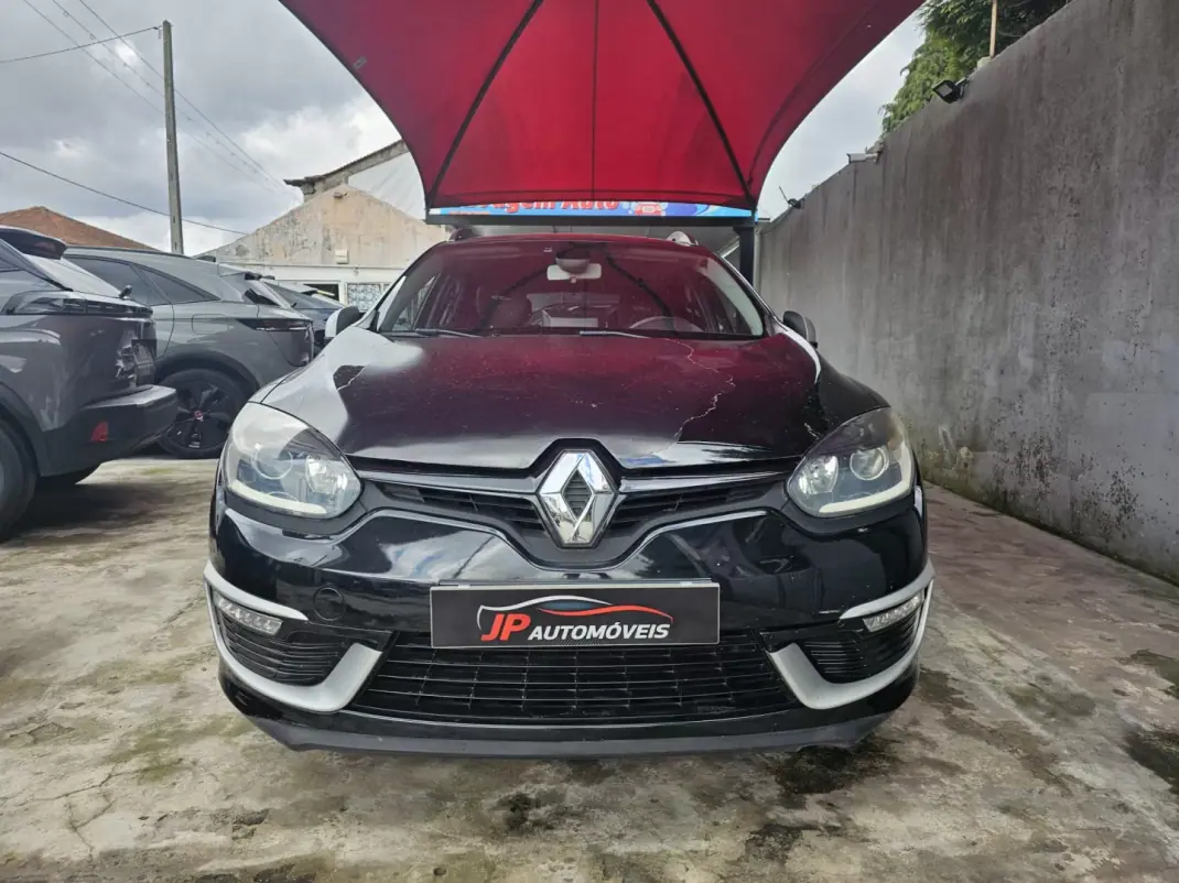 Renault Mégane Sport Tourer 2013 - 4250 EUR, 314000 km - AUTO.MOTO.pt - 314000km - foto 2 de 13