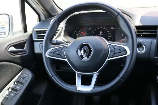 Renault Clio 2022 - 13500 EUR, 98688 km - AUTO.MOTO.pt - 98688km - foto 12 de 32