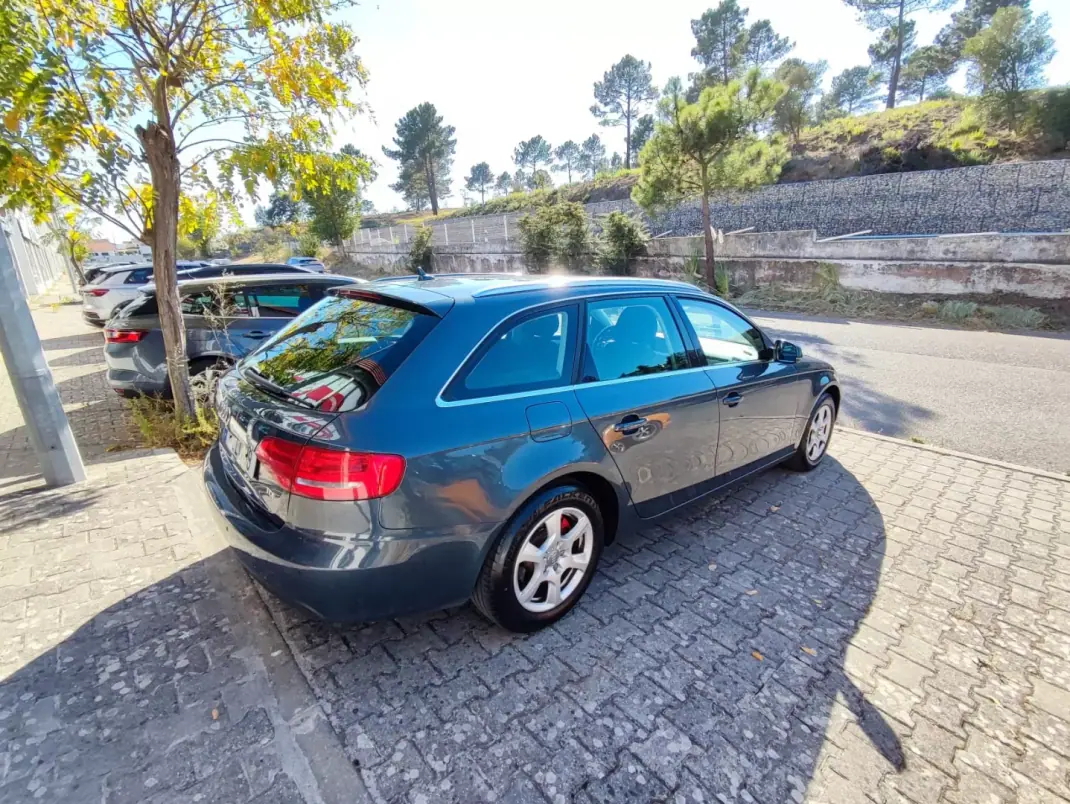 Audi A4 Avant 2012 - 11900 EUR, 219000 km - 219000km - foto 5 de 12