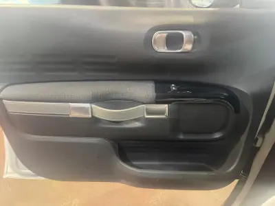 Citroën C4 Cactus 2017 - 10750 EUR, 58000 km - AUTO.MOTO.pt - 58000km - foto 30 de 37