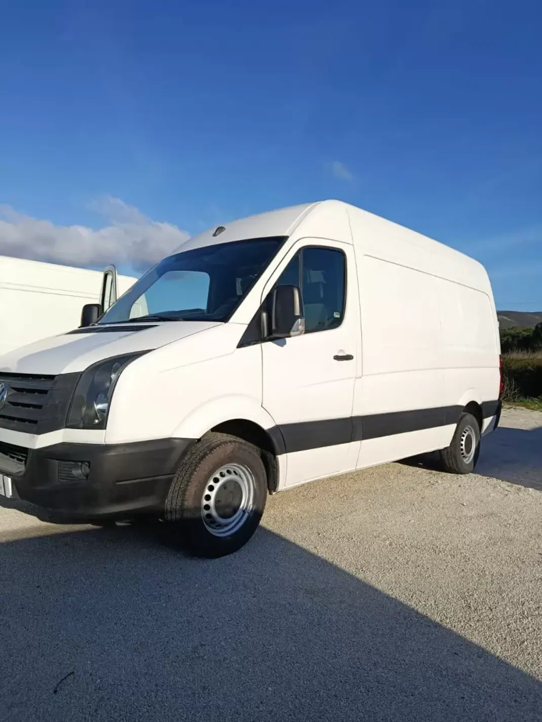 Volkswagen Crafter 2013 - 123 EUR, 123 km - AUTO.MOTO.pt - 123km - foto 2 de 8