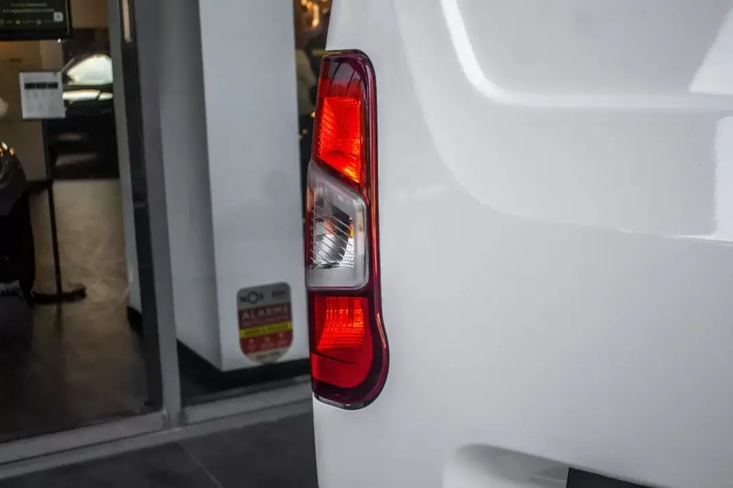 Peugeot Partner 1.5 Blue HDI 100 S&S Premium 2021 - 12990 EUR, 71659 km - AUTO.MOTO.pt - 71659km - foto 8 de 31