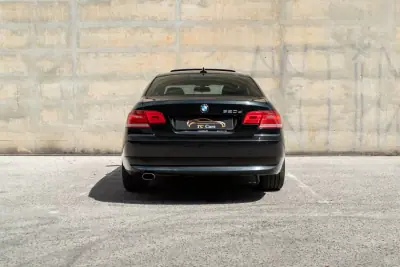 BMW 320 2007 - 12490 EUR, 230000 km - AUTO.MOTO.pt - 230000km - foto 15 de 42