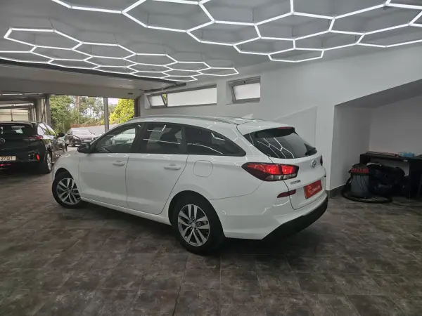 Hyundai i30 SW 2018 - 12950 EUR, 117053 km - AUTO.MOTO.pt - 117053km - foto 4 de 41