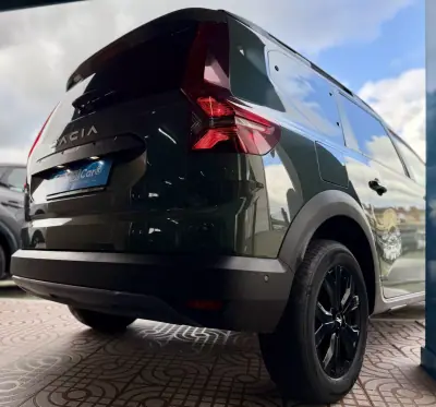 Dacia Jogger 2023 - 17950 EUR, 69000 km - AUTO.MOTO.pt - 69000km - foto 7 de 28