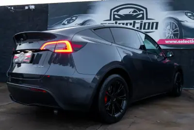 Tesla Model Y 2023 - 37900 EUR, 45000 km - AUTO.MOTO.pt - 45000km - foto 6 de 18