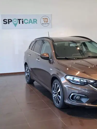 Fiat Tipo Station Wagon 2018 - 11900 EUR, 91900 km - AUTO.MOTO.pt - 91900km - foto 4 de 31