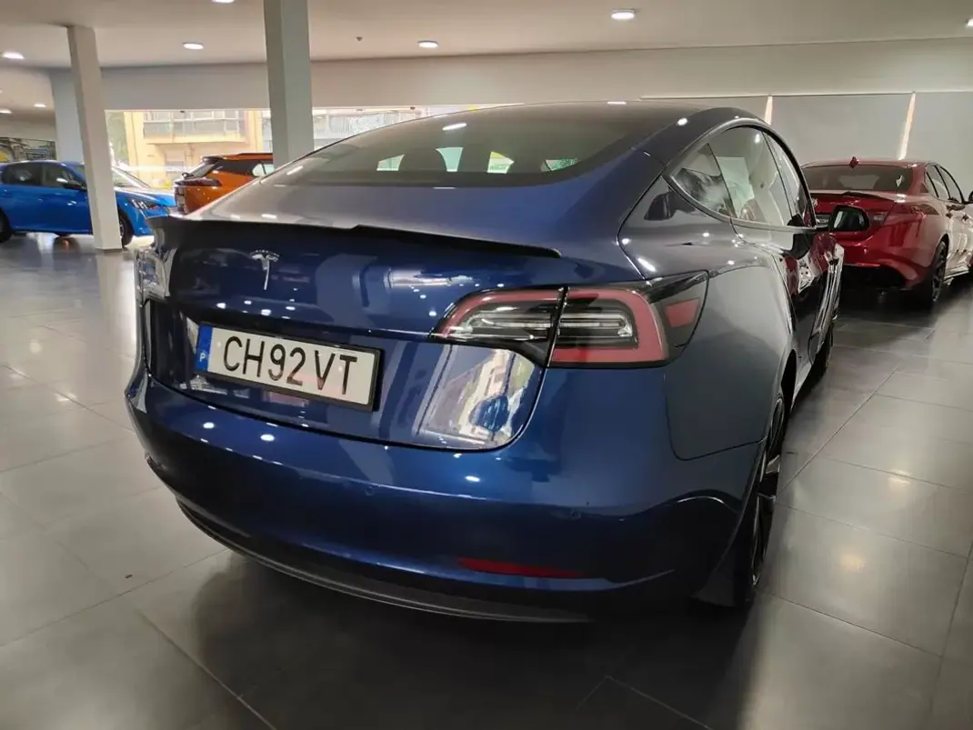 Tesla Model 3 2021 - 25990 EUR, 100000 km - 100000km - foto 21 de 46