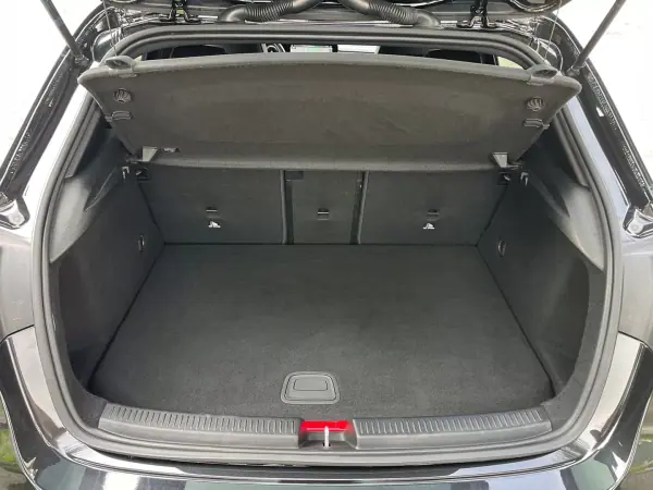 Mercedes-Benz A 250 2022 - 29900 EUR, 87000 km - AUTO.MOTO.pt - 87000km - foto 26 de 38