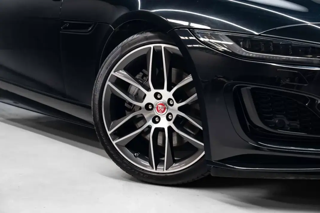 Jaguar F-Type 2021 - 57950 EUR, 36000 km - AUTO.MOTO.pt - 36000km - foto 4 de 46